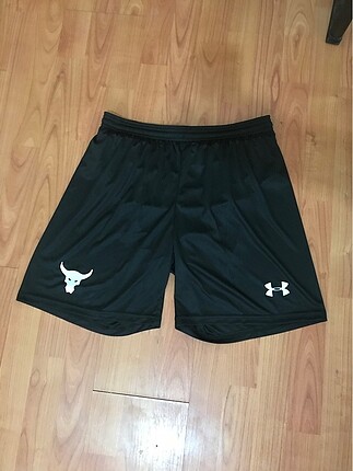 Under Armour erkek şort L beden
