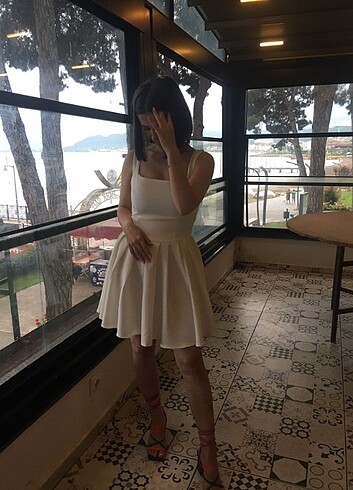 Beyaz mini elbise