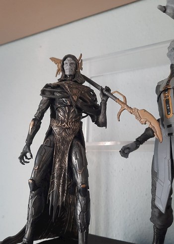  Beden Marvel LEGENDS Corvius Ebony