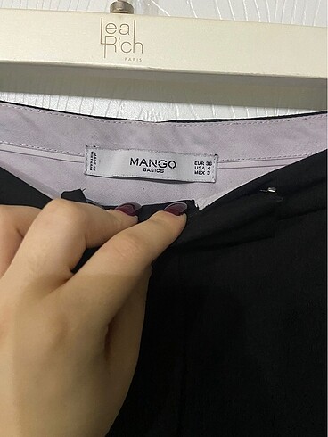 Mango Mango siyah kumaş pantolon çok iyi durumda
