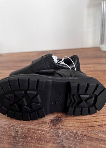 Zara Erkek Çocuk Siyah Tokalı Özel Ayakkabı