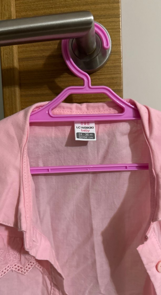 Kız Çocuk Pembe Kolsuz Fırfırlı Gömlek - Görsel 2