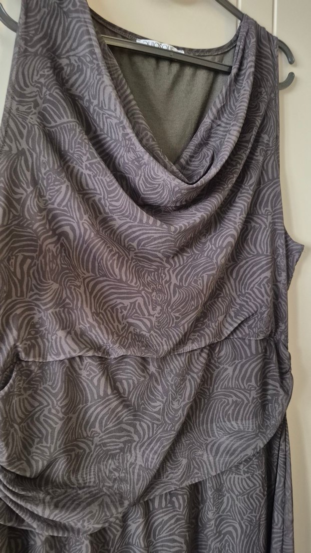 siyah yeşil Desenli şifon Elbisesi - Görsel 3