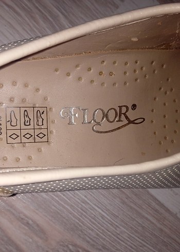 Beyaz Vintage Bağcıklı Kadın Topuklu Ayakkabı - Görsel 3