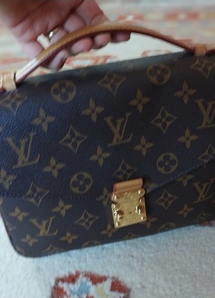 Louis Vuitton Metis Pochette