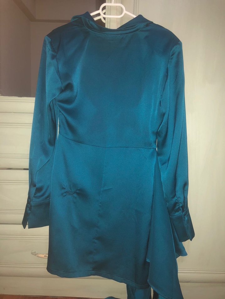 Düğmeli V Yaka Mavi Mini Saten  Elbise - Görsel 4