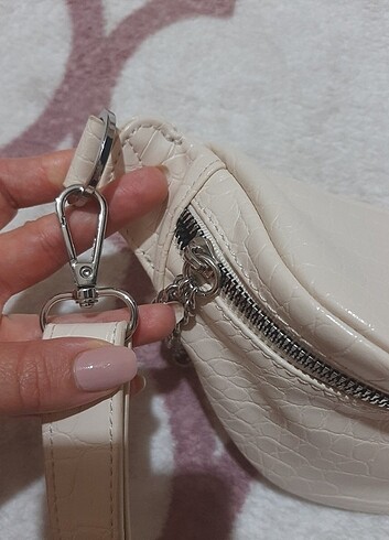 Beden Pull and bear bel çantası