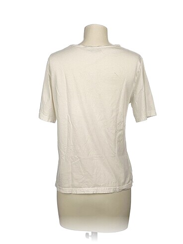 40 Beden Quzu T-shirt %70 İndirimli.