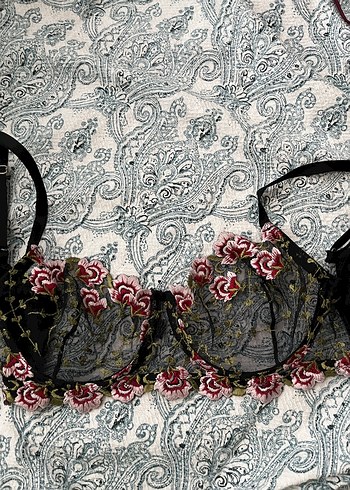 Bordo Nakışlı Gotik Sütyen