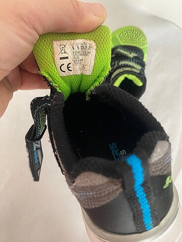 22 Beden yeşil Renk Skechers ayakkabı