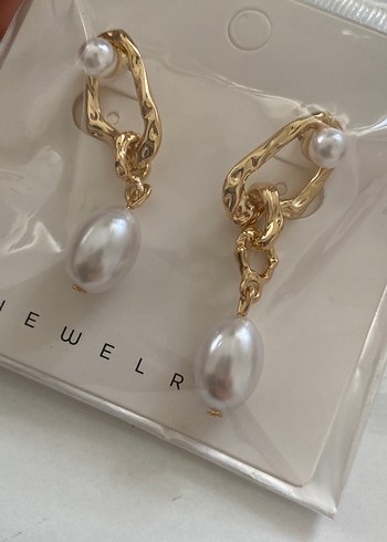 Zincir Detaylı Beyaz İnci Küpeler - Görsel 2