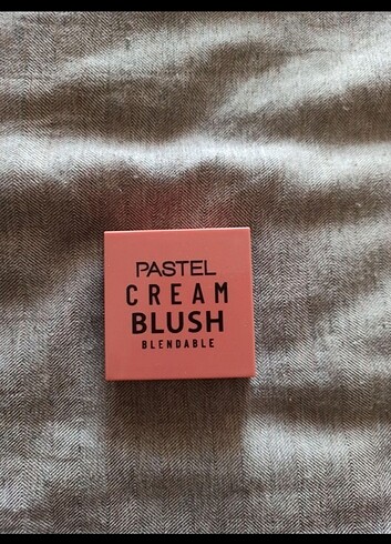 Pastel cream blush allık