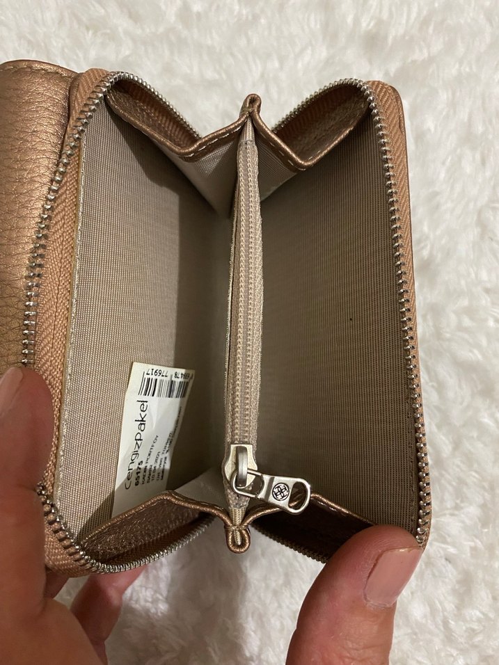 Parlak Deri Kadın Cüzdanı - Görsel 3