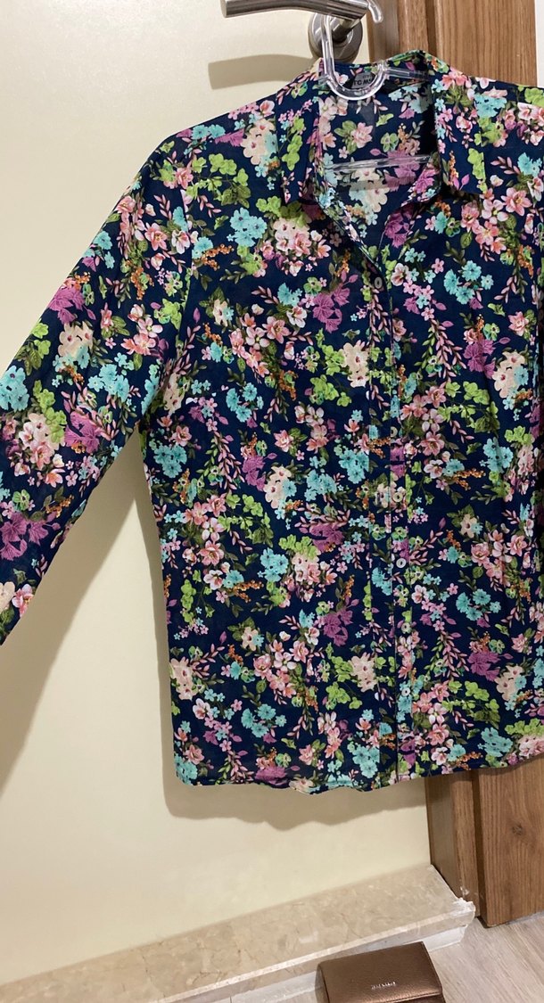 Çiçek Desenli Uzun Kollu Gömlek - Görsel 2