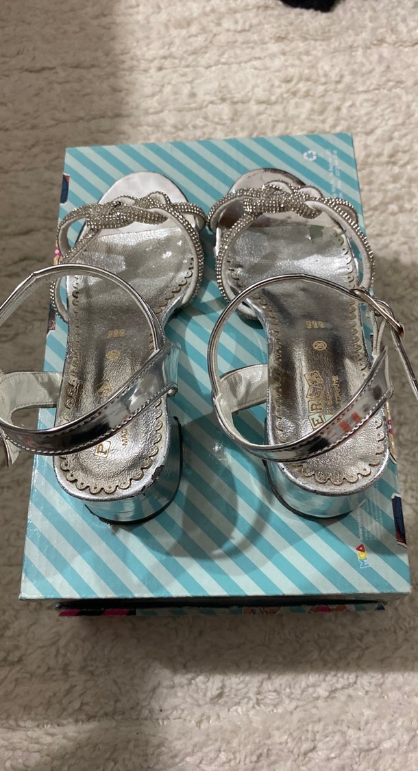 Topuklu Kız çocuk - Görsel 2