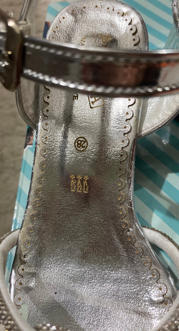 Topuklu Kız çocuk - Görsel 3