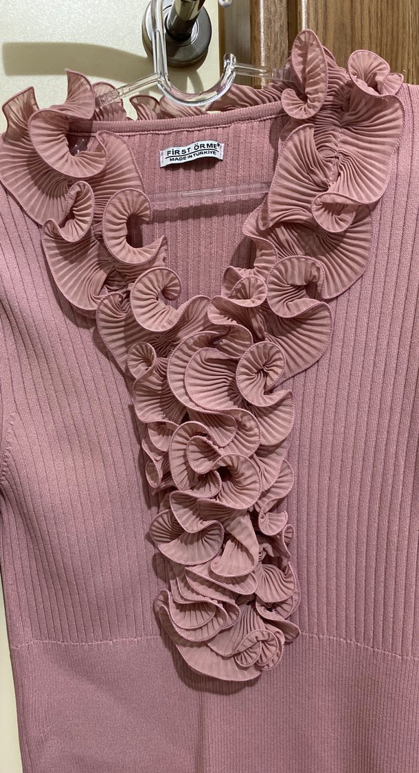 Pembe Fırfırlı V Yaka Kadın Triko - Görsel 2