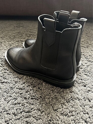 Zara Zara Chelsea bot