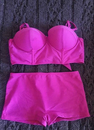 Şortlu Bikini Takımı 