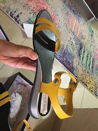 40 Beden sarı Renk Deri Sarı sandalet