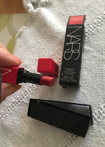 Nars Koyu Kırmızı Ruj - Görsel 2