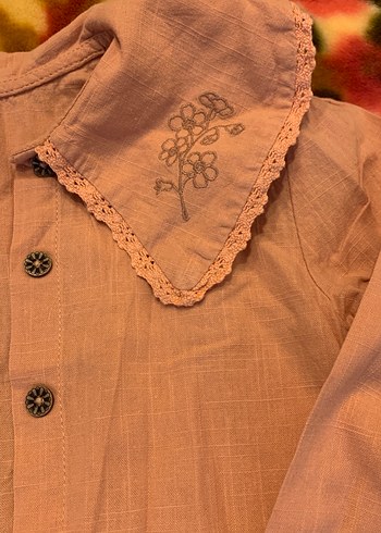 Nakışlı Bej Kız Çocuk Gömlek - Görsel 2