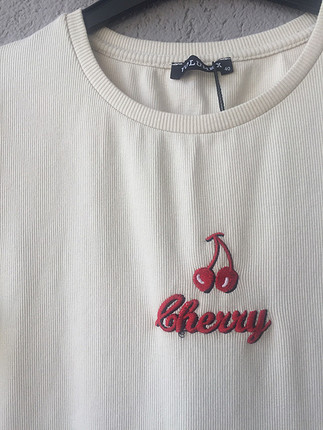 Cherry işlemeli triko elbise 
