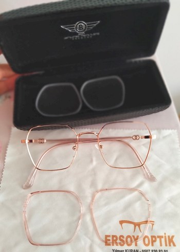 Ray Ban Şeffaf Pembe Parlak Klasik Kadın Gözlüğü