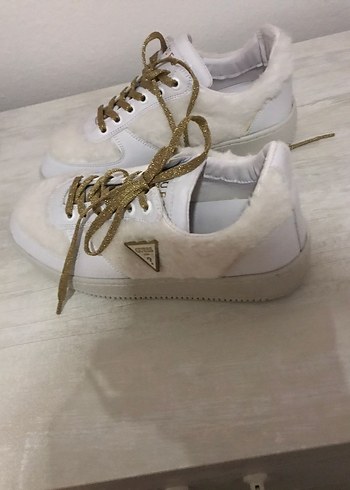 Beyaz Kürklü Kadın Spor Ayakkabı GUES.S. - Görsel 7