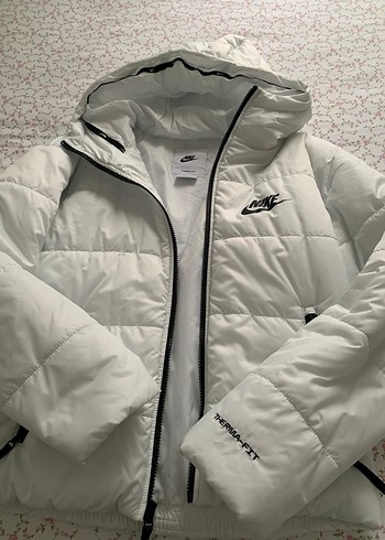 Nike Beyaz Kapüşonlu Kadın Kışlık Mont - Görsel 7