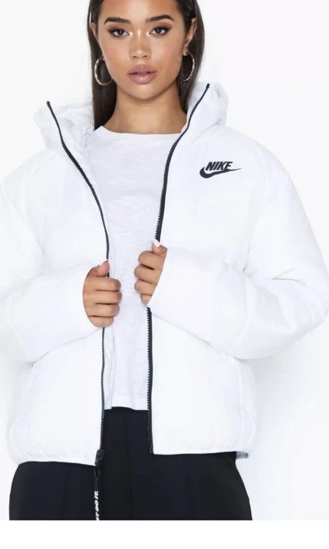 Nike Beyaz Kapüşonlu Kadın Kışlık Mont - Görsel 3