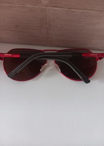 Klasik Zarif Kırmızı Parlak Güneş Gözlüğü - Görsel 5