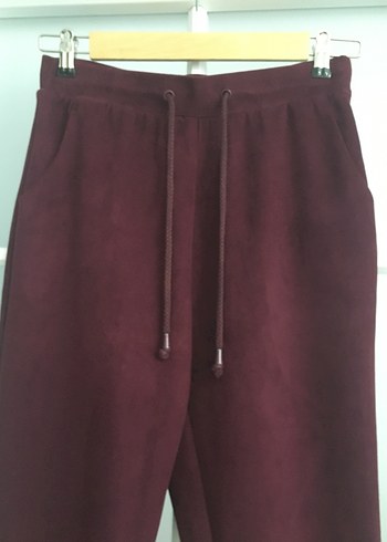 Bordo Nakışlı Yırtmaçlı Kadın Süet Eşofman - Görsel 3