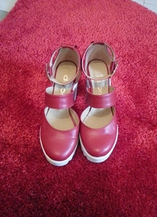 kırmızı platform topuklu ayakkabı
