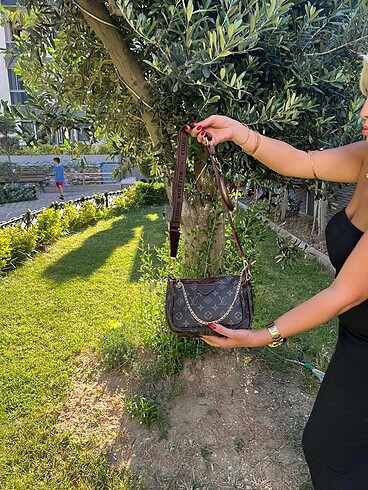 İki çanta bir cüzdan