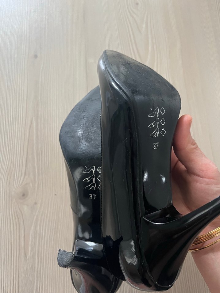 Siyah Parlak Stiletto Topuklu Kadın Ayakkabı - Görsel 3