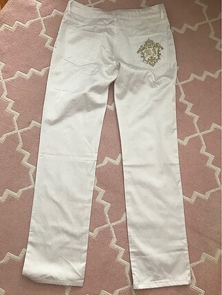 Beyaz saten yazlik sik pantalon