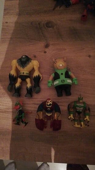 Ben 10 minik figürler 
