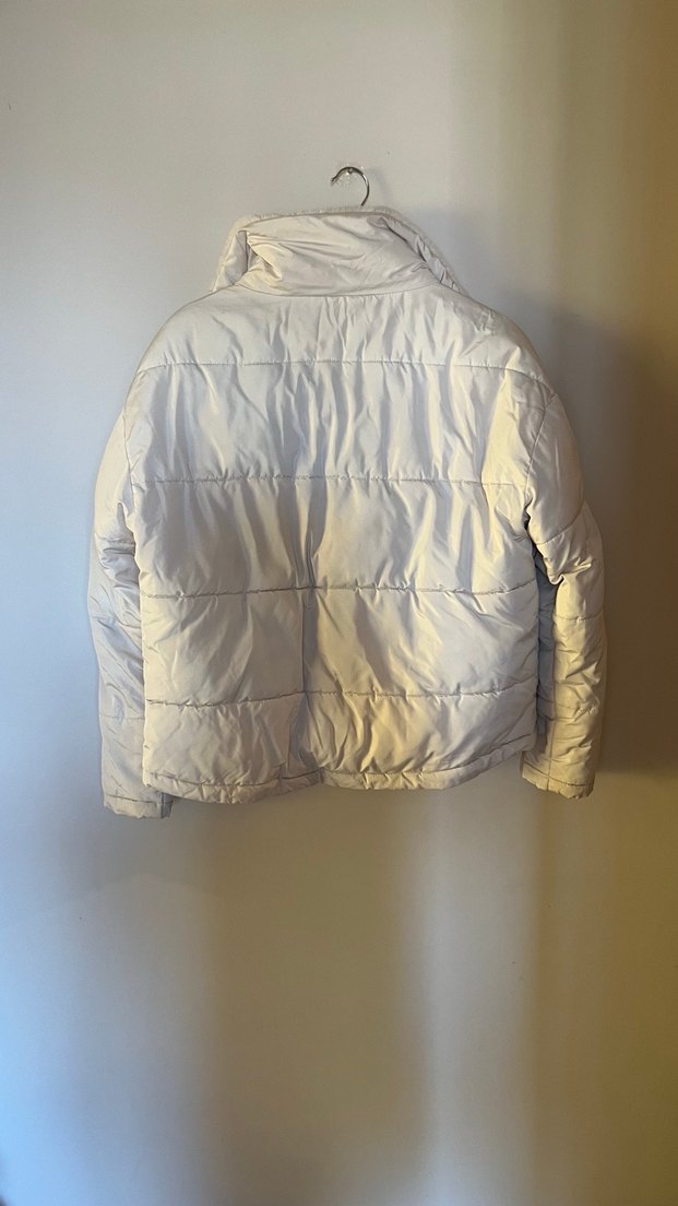 Kürk Detaylı Kısa Beyaz Kadın Mont - Görsel 3