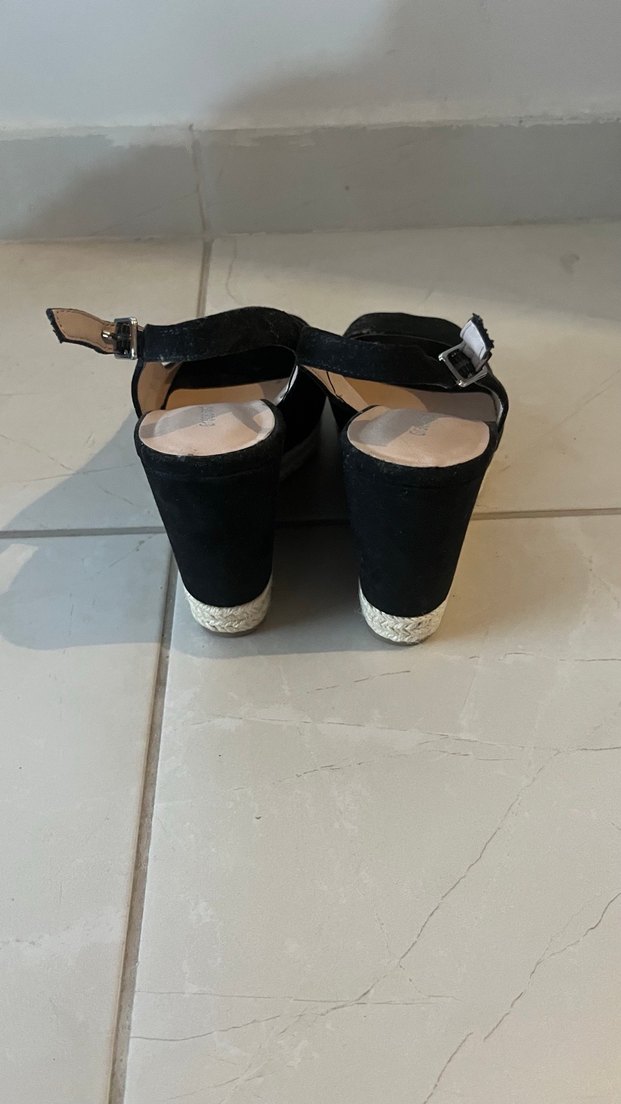 Siyah Dolgu Topuklu Kadın Ayakkabı - Görsel 3
