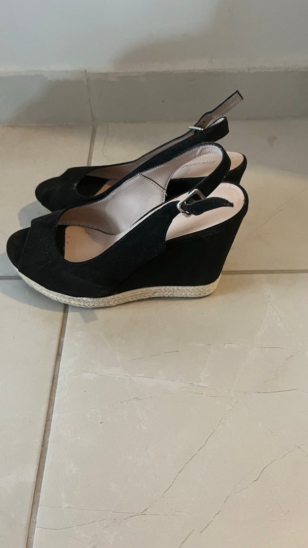 Siyah Dolgu Topuklu Kadın Ayakkabı - Görsel 2