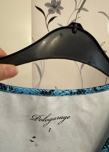 Kadın Turkuaz Yılan Desenli V Yakalı Crop Top - Görsel 2