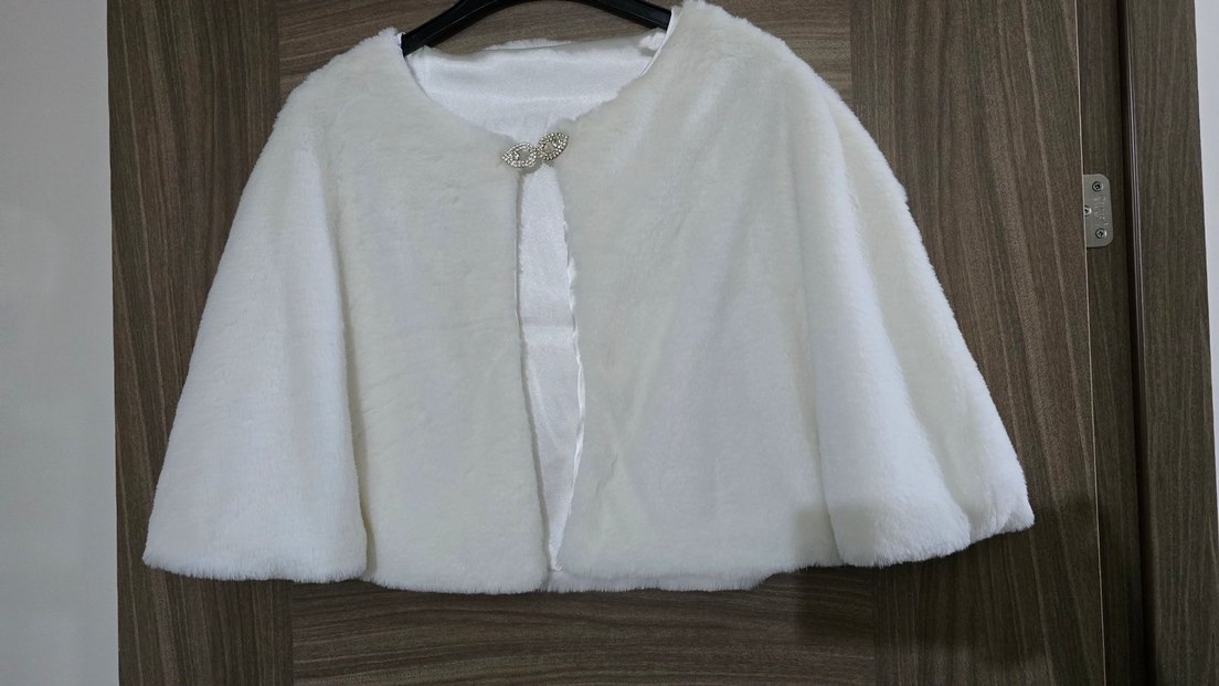 Kadın Beyaz Kürklü Bolero - Görsel 3