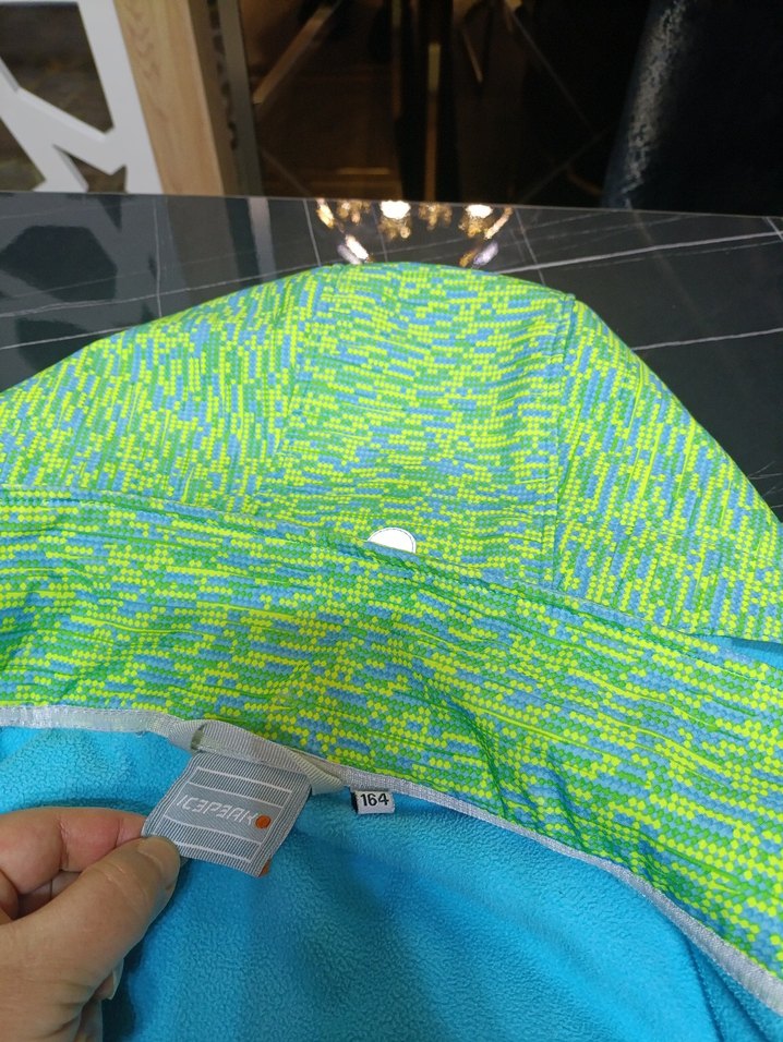 Renkli Baskılı Yeşil Kapüşonlu erkek çocuk mont - Görsel 4