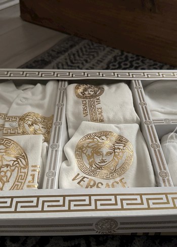 Versace Beyaz İşlemeli Modern Klasik hastane çıkışı - Görsel 2