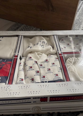 Tommy Hilfiger Bebek Giyim Seti Pamuklu hastane çıkışı - Görsel 2