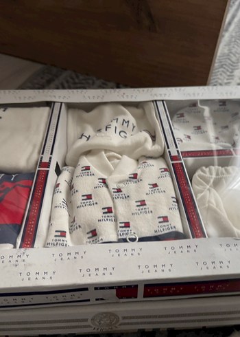 Tommy Hilfiger Bebek Giyim Seti Pamuklu hastane çıkışı - Görsel 3