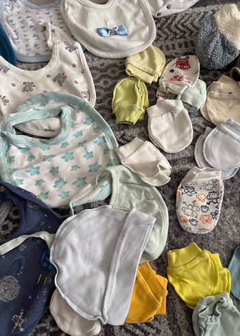 Gri Örgü Bebek Hastane Kıyafeti eldiven çorap önlük - Görsel 5