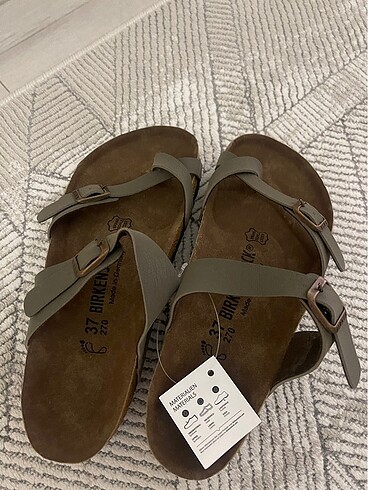 Kadın parmak arası terlik birkenstock
