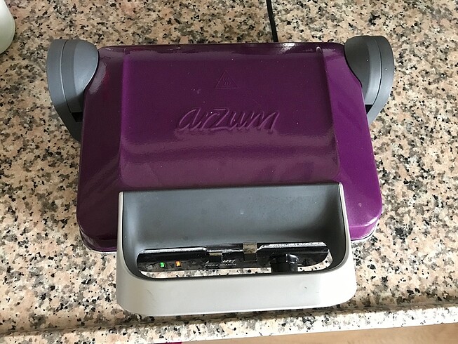 Tost makinesi